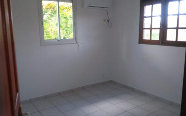 Maison à louer    3 pièces •  Sainte-Anne