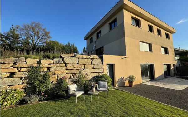 Appartement à vendre    4 pièces • 130 m2 Gap