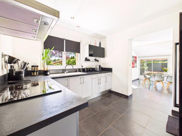 Magnifique Maison T7 220m2 sur 2000m2 de Terrain avec Piscine!!!