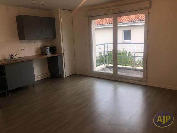 Location appartement Cholet : 615 € - AJP Immobilier Cholet