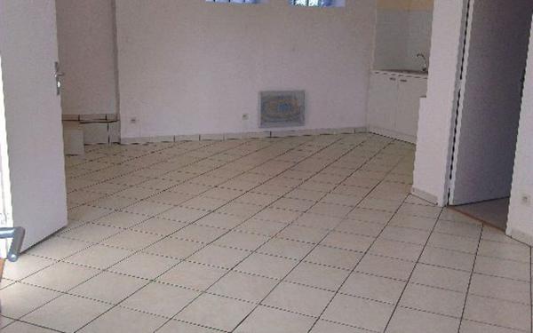 Appartement à louer    2 pièces •  Méry-sur-Marne