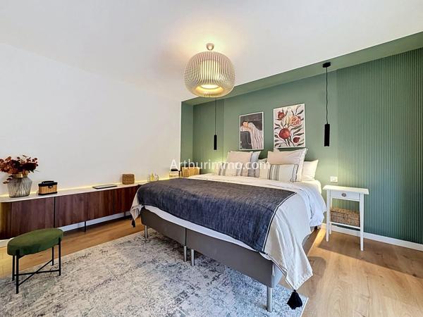 Vente                                                      Maison
                        
                     8 pièces                      226 m2                     à Yerres