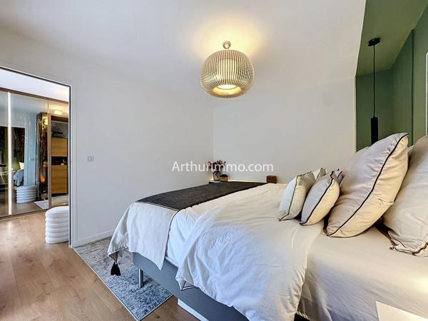 Vente                                                      Maison
                        
                     8 pièces                      226 m2                     à Yerres