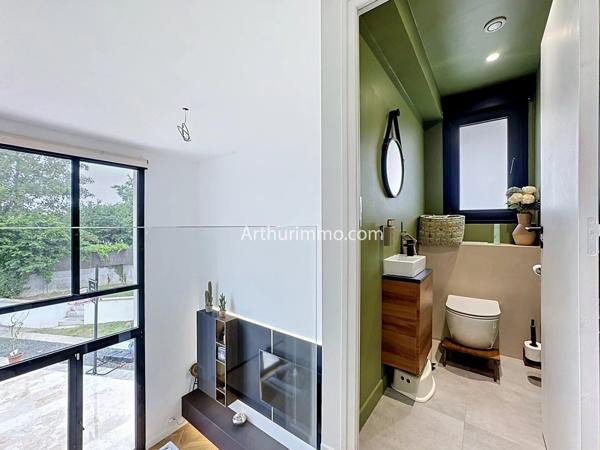 Vente                                                      Maison
                        
                     8 pièces                      226 m2                     à Yerres