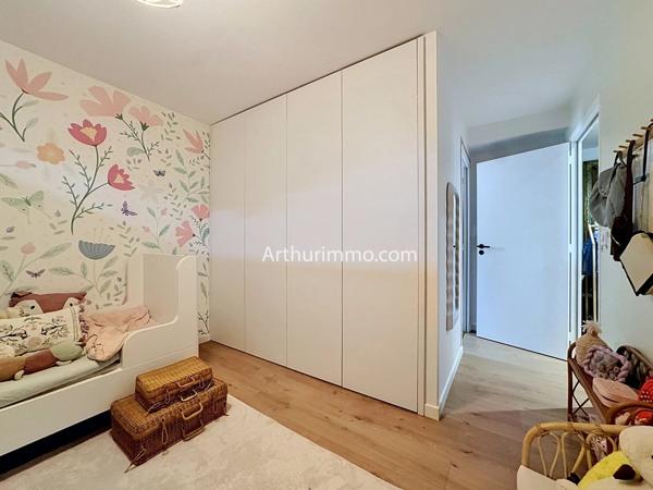 Vente                                                      Maison
                        
                     8 pièces                      226 m2                     à Yerres