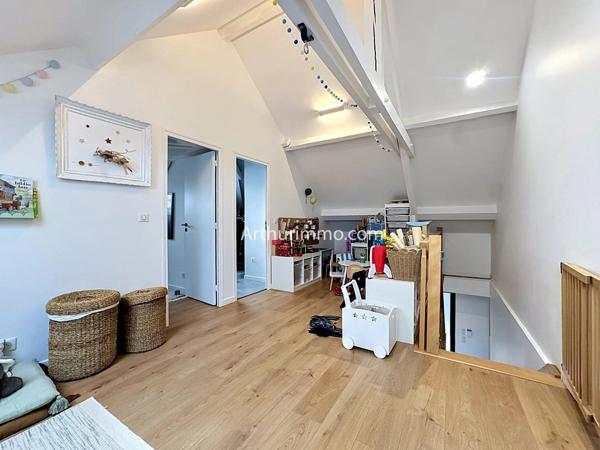 Vente                                                      Maison
                        
                     8 pièces                      226 m2                     à Yerres