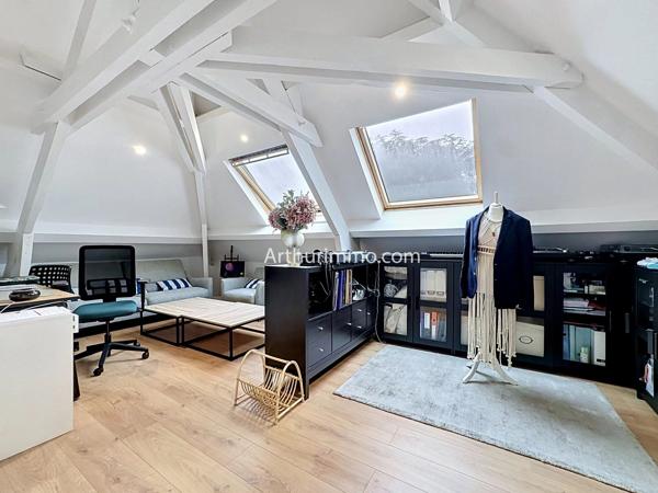 Vente                                                      Maison
                        
                     8 pièces                      226 m2                     à Yerres