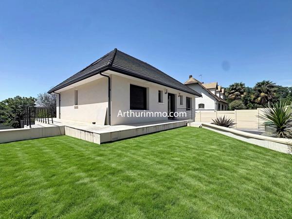Vente                                                      Maison
                        
                     8 pièces                      226 m2                     à Yerres