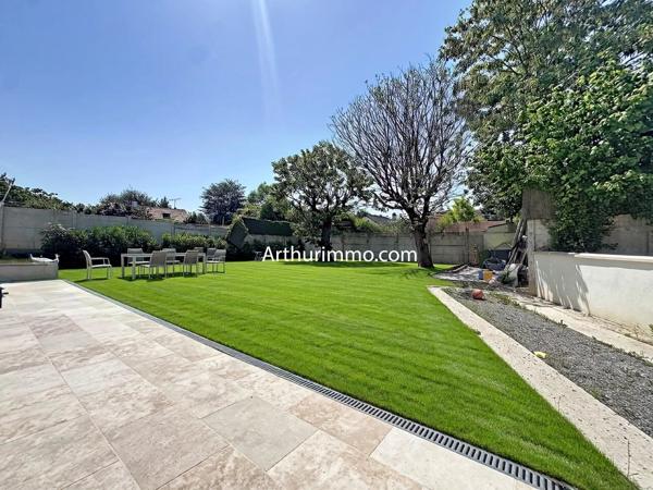 Vente                                                      Maison
                        
                     8 pièces                      226 m2                     à Yerres