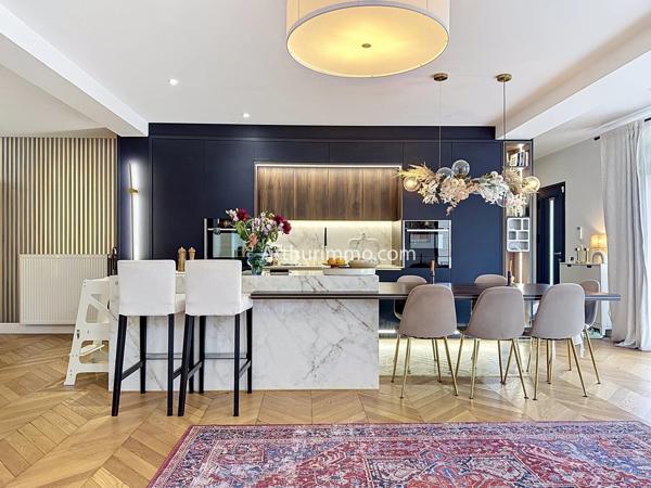 Vente                                                      Maison
                        
                     8 pièces                      226 m2                     à Yerres