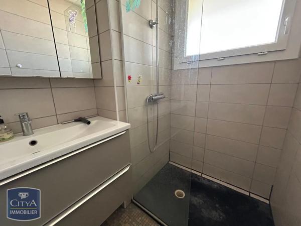 Appartement à louer 3 pièces 65.82m² Chambéry (73000)