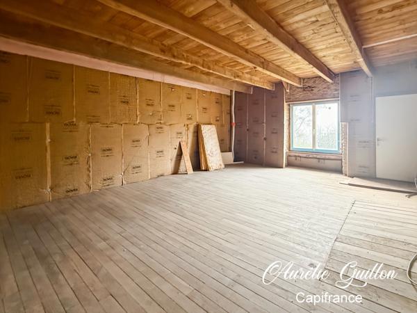 En exclusivité : Charmante longère en pierre avec dépendance et grand terrain de 4 500 m2 arboré, à 5 min de Mauron