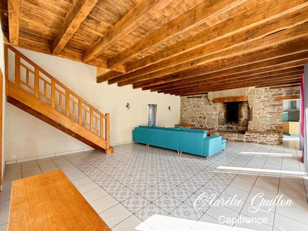 En exclusivité : Charmante longère en pierre avec dépendance et grand terrain de 4 500 m2 arboré, à 5 min de Mauron