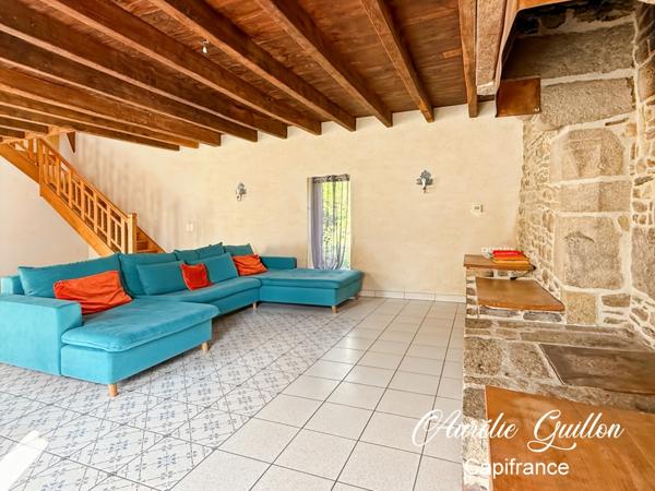 En exclusivité : Charmante longère en pierre avec dépendance et grand terrain de 4 500 m2 arboré, à 5 min de Mauron