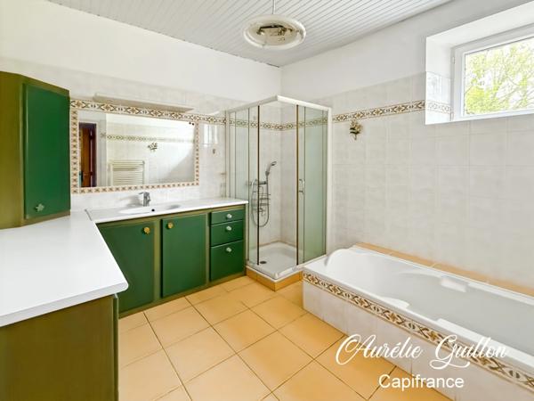 En exclusivité : Charmante longère en pierre avec dépendance et grand terrain de 4 500 m2 arboré, à 5 min de Mauron