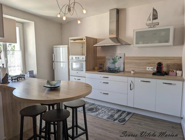 Immeuble- Local + beau duplex avec extérieur-CHAUMES-EN-BRIE centre.
