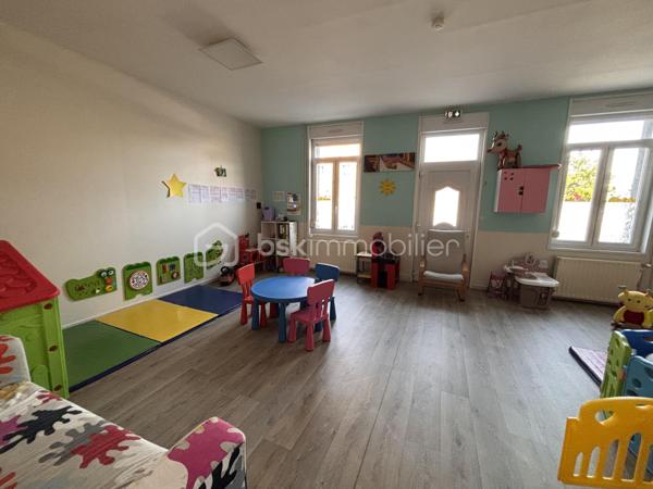 Pascal BSK immobilier vous propose à la vente sur BURBURE
Maison individuelle de 124m2 -- Investissement locatif (MAM en place)
A vendre maison individuelle actuellement louée, exploitée en Maison d'Assistantes Maternelles (MAM) avec bail en cours jusqu'au 21 janvier 2029
idéal investisseur: revenus locatifs sécurisés et activité stable.
Description du bien
Au REZ DE CHAUSSEE
 * Entrée sur pièce de vie lumineuse de 39m2
* Pièce annexe (salle de jeux /bureau)
* Cuisine
* Salle d'eau
* WC séparée
* Cellier
* Cave 
* Véranda
A L'ETAGE
 * 3 chambres spacieuses
EXTERIEURS
* Terrasse
* Jardin avec pelouse
* Dépendance
CARACTERISTIQUES TECHNIQUES
* Chauffage gaz de ville ( chaudière chapée)
* Menuiserie PVC double vitrage au rez de chaussée
* Vélux bois à l'étage
* Raccordement tout à l'égout
* Toiture en bon état
* Travaux réalisé il y a environ 10 ans
PERFORMANCE ENERGETIQUE
* Classe énergétique : E
* Amélioration possible avec isolation extérieur ( objectif Dà C )
INFORMATIONS FINANCIERES
* Loyer actuel : 661€/ mois
* Taxe foncière / 811€ / année
LES POINTS FORTS
* Bien entretenu
* Aucun travaux à prévoir immédiatement
* Locataire en place jusqu'en janvier 2029
* Opportunité d'investissement serin avec rendement stable 
mise en vente du bien au prix de 129800€ Frais agence inclus à charge vendeur
Des questions, envie de programmer une visite n'hésitez pas à me contacter cette annonce référencé 333767 vous est présenté par 
Pascal MONVOISIN mandataire immobilier indépendant pour BSK immobilier immatriculée au RSAC d'ARRAS sous le numéro 994943181
