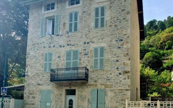 Appartement à vendre    2 pièces •  Vals-les-Bains