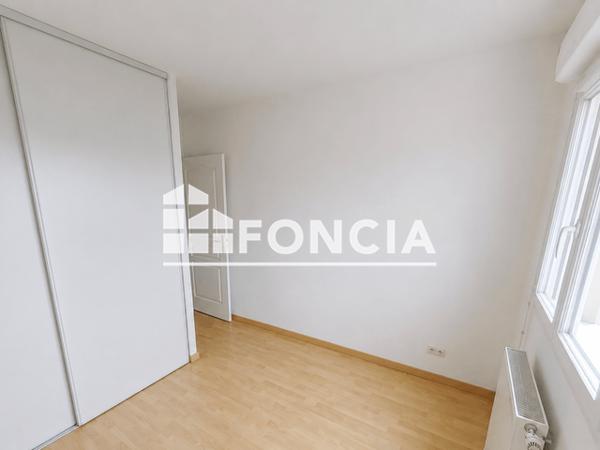 Location Appartement 2 pièces 47.4 m² - 11,13,17 RUE JEAN JAURES Ambilly 74100