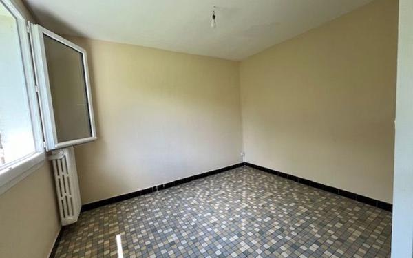 Maison à louer    3 pièces •  Vivières