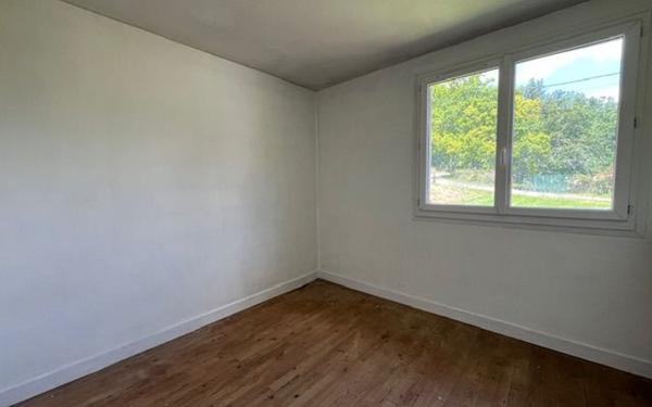 Maison à louer    3 pièces •  Vivières