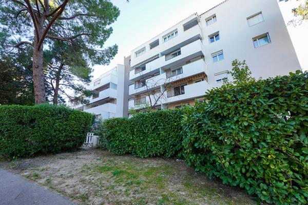 Appartement Aix En Provence 2 pièces 49 m2 - place de stationnement