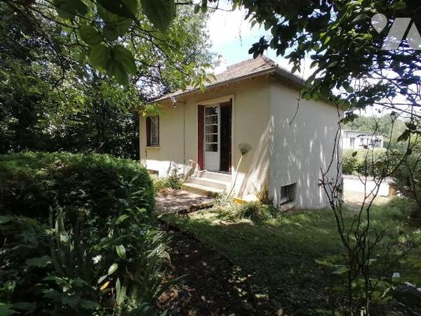 Etude de BRUZ - en sortie d'agglomération à 800 m du centre-ville - Terrain à bâtir de 718 m² l...