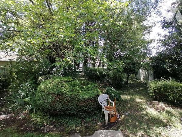 Etude de BRUZ - en sortie d'agglomération à 800 m du centre-ville - Terrain à bâtir de 718 m² l...