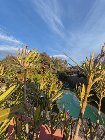 Villa d'architecte de 285m² sur 3000m²