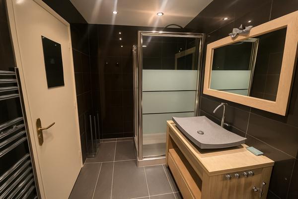 Bel appartement vue mer en avant dernier étage quartier Rostagne
