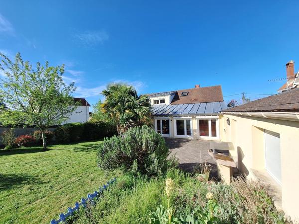 sur les hauteurs de champagne. Petit havre de paix . 339 000 €