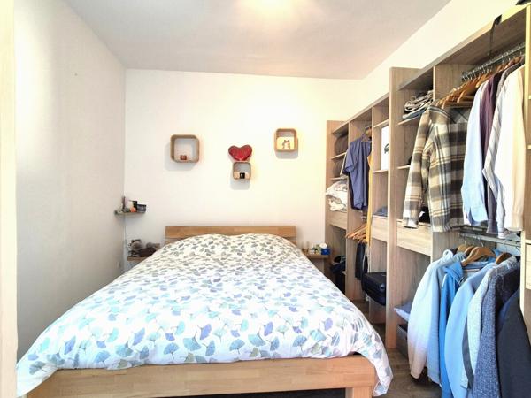 sur les hauteurs de champagne. Petit havre de paix . 339 000 €