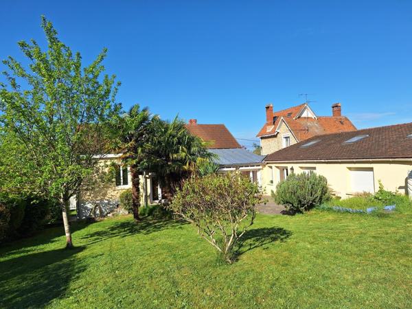 sur les hauteurs de champagne. Petit havre de paix . 339 000 €