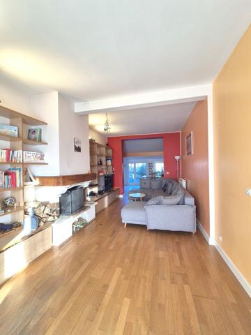 sur les hauteurs de champagne. Petit havre de paix . 339 000 €