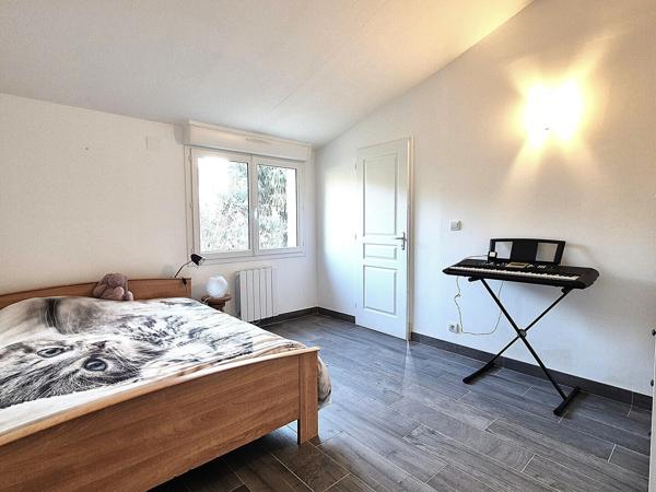 sur les hauteurs de champagne. Petit havre de paix . 339 000 €