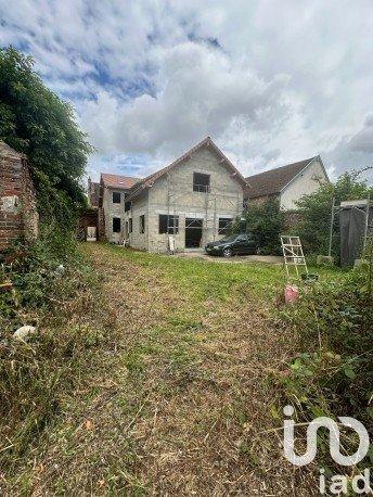 Maison traditionnelle 5 pièces de 200 m² à Cerisiers (89320)