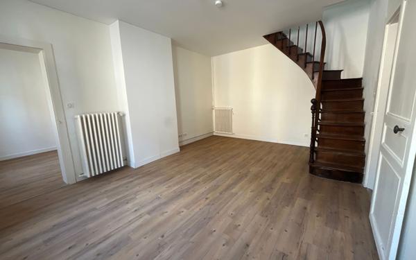 Maison à louer    3 pièces • 76,60 m2 Vibraye