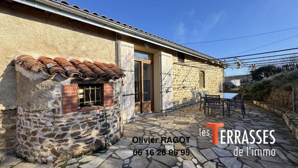 Saint-Marcel-de-Félines (42122) Demeure de caractère du XVIIIème siècle rénovée dans un cadre de vie d'exception