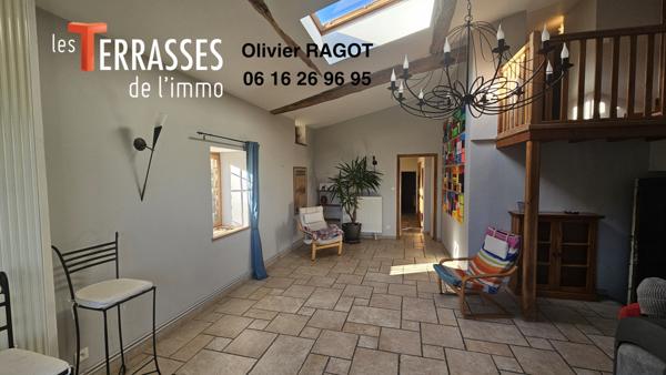 Saint-Marcel-de-Félines (42122) Demeure de caractère du XVIIIème siècle rénovée dans un cadre de vie d'exception