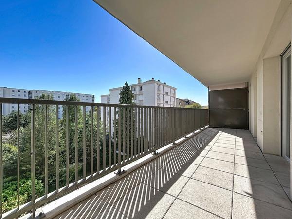 VILLEURBANNE/Appartement 3 pièces 62m2 avec balcon + garage