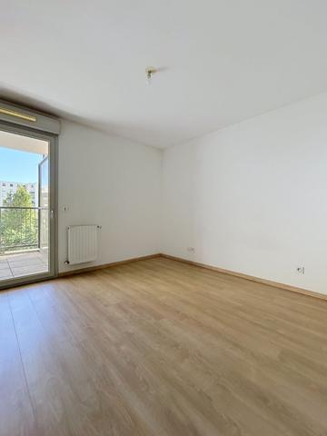 VILLEURBANNE/Appartement 3 pièces 62m2 avec balcon + garage