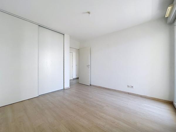 VILLEURBANNE/Appartement 3 pièces 62m2 avec balcon + garage