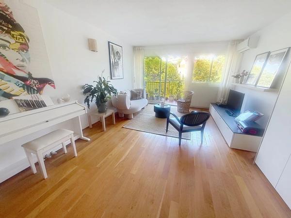 Vente                                                      Appartement
                        
                     1 pièces                      33 m2                     à Cannes