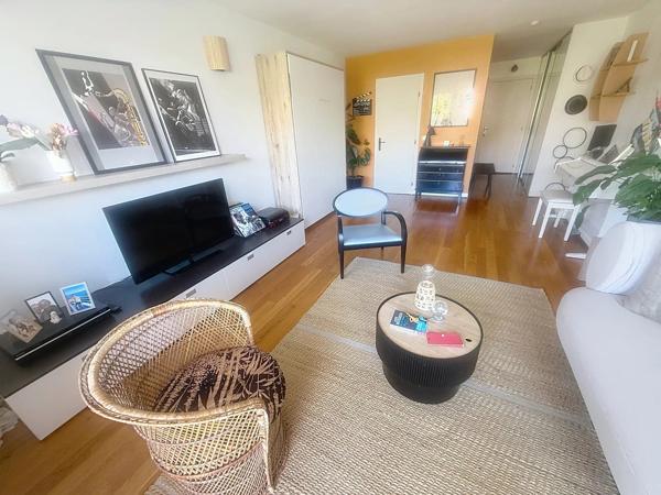 Vente                                                      Appartement
                        
                     1 pièces                      33 m2                     à Cannes
