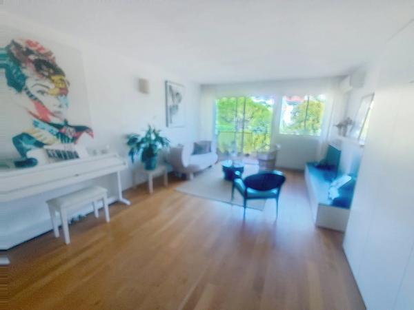 Vente                                                      Appartement
                        
                     1 pièces                      33 m2                     à Cannes