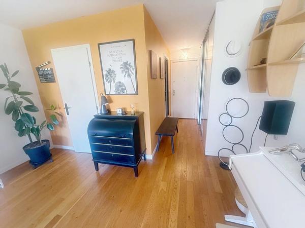 Vente                                                      Appartement
                        
                     1 pièces                      33 m2                     à Cannes