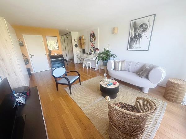 Vente                                                      Appartement
                        
                     1 pièces                      33 m2                     à Cannes