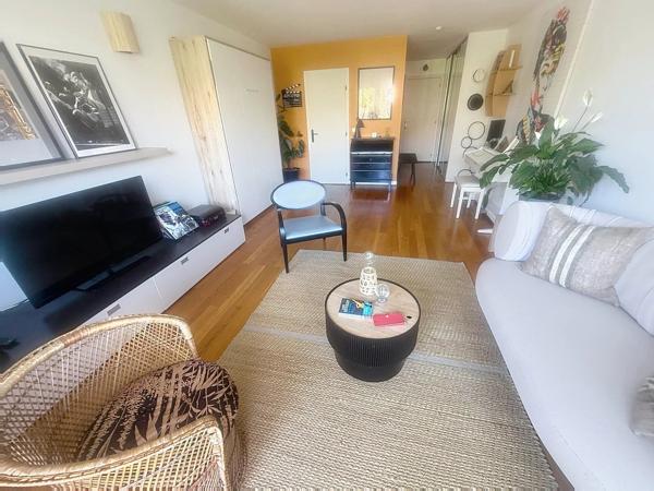 Vente                                                      Appartement
                        
                     1 pièces                      33 m2                     à Cannes