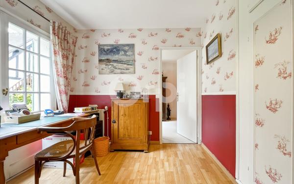 Maison à vendre    8 pièces • 231 m2 Arnières-sur-Iton