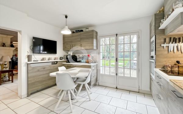 Maison à vendre    8 pièces • 231 m2 Arnières-sur-Iton